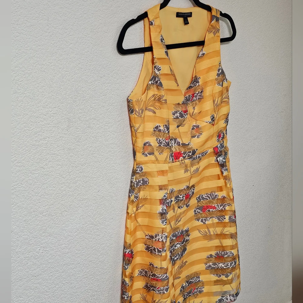 Banana Republic Dress Womens 6 Yellow Floral V Neck Sleeveless Lined Side Zip - Picture 3 of 9